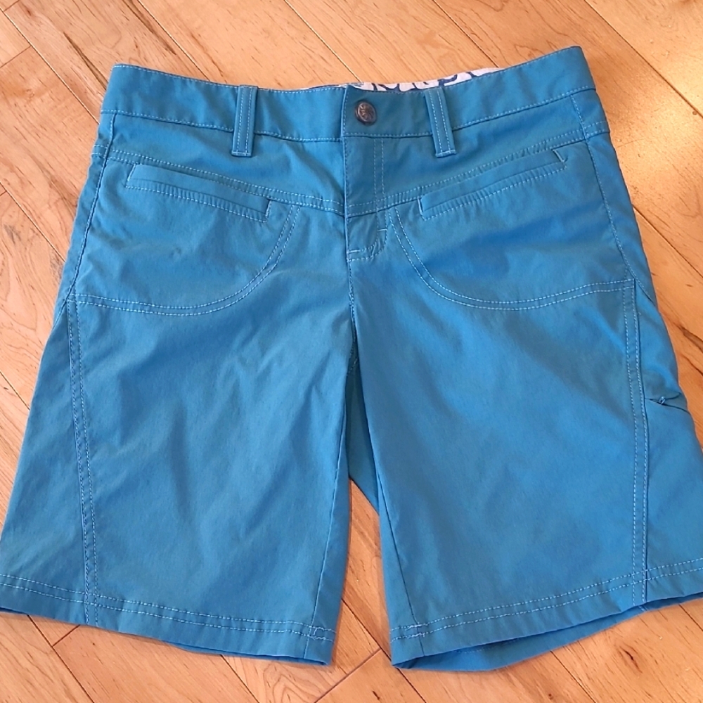 Athleta Dipper Shorts 9" Inseam